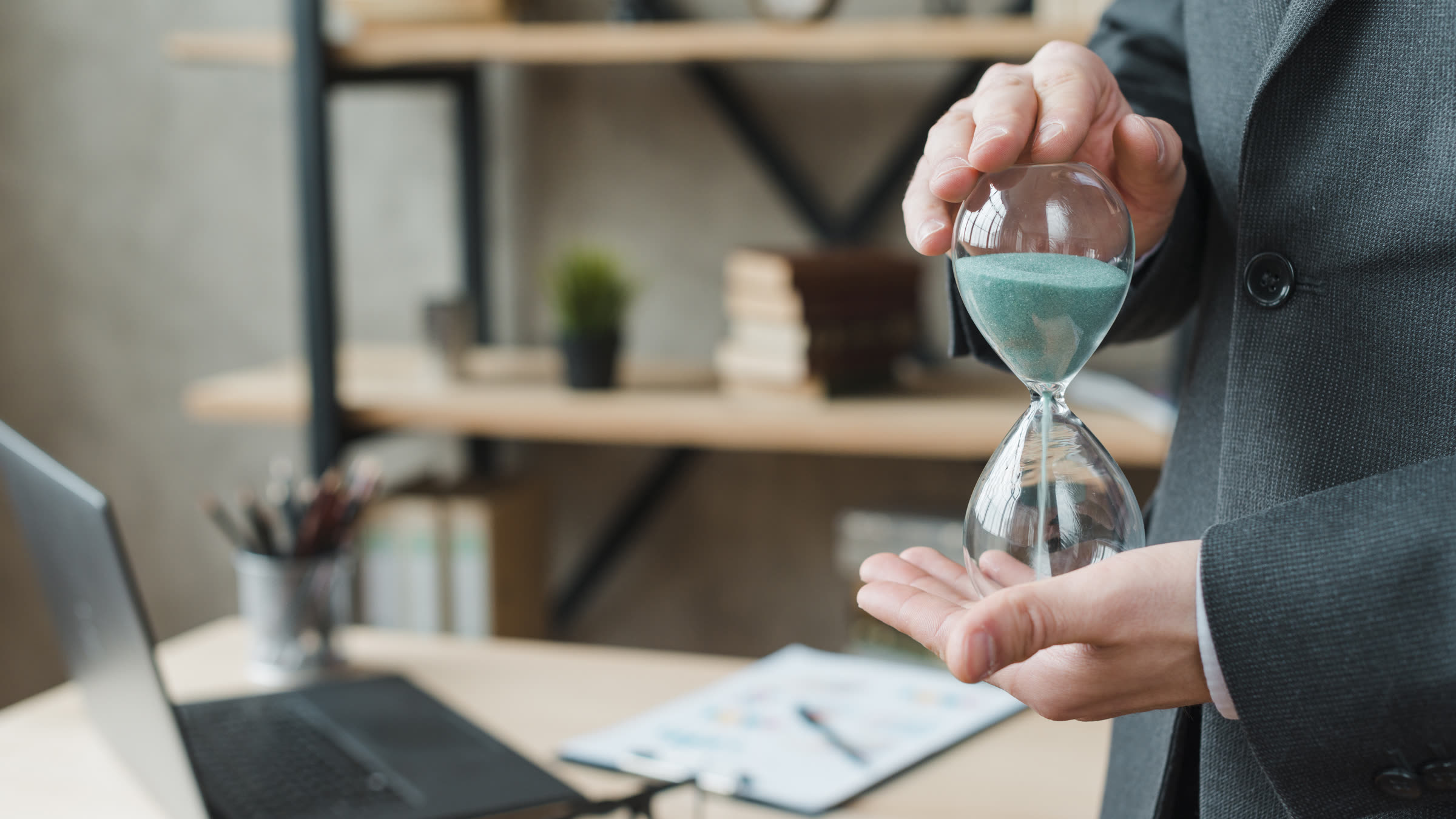USCIS processing time tracker